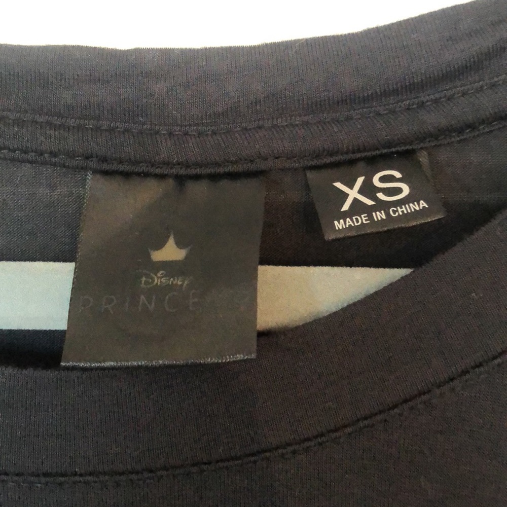 Disney T-Shirt - Picture 3 of 5
